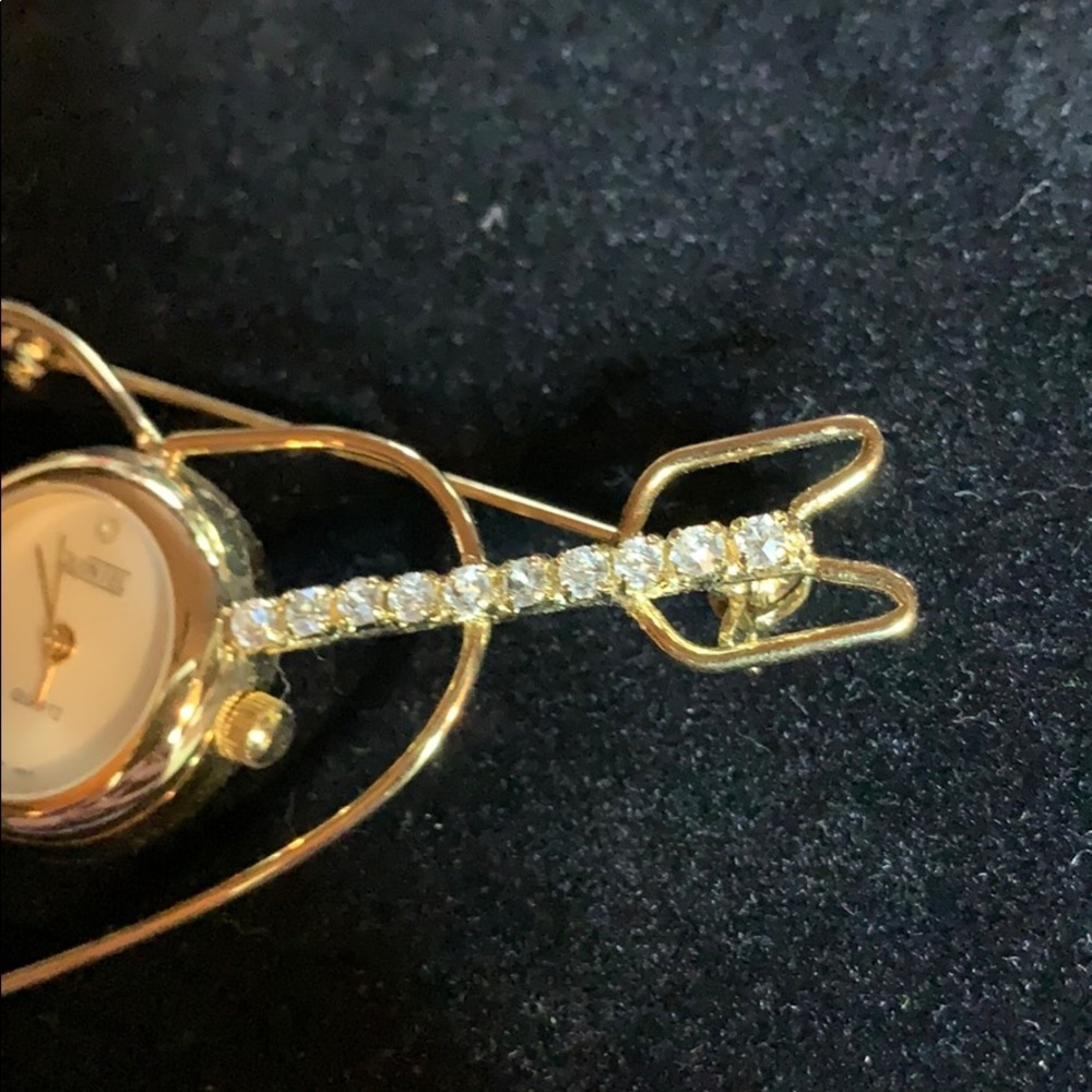 Vintage Heart w/Crystal Arrow Brooch/Gold Watch - Picture 3 of 5